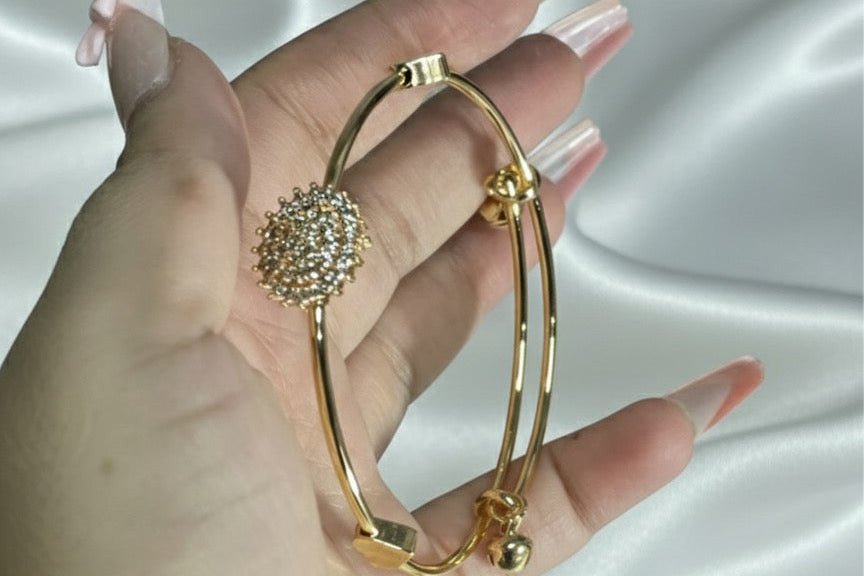 Adjustable Charm Slider Handcuff - Gold
