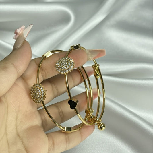 Adjustable Charm Slider Handcuff - Gold