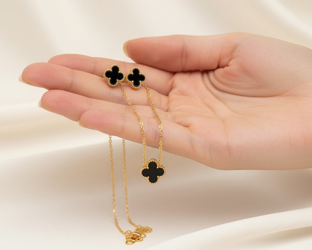 Clover Elegance Necklace & Earring Set