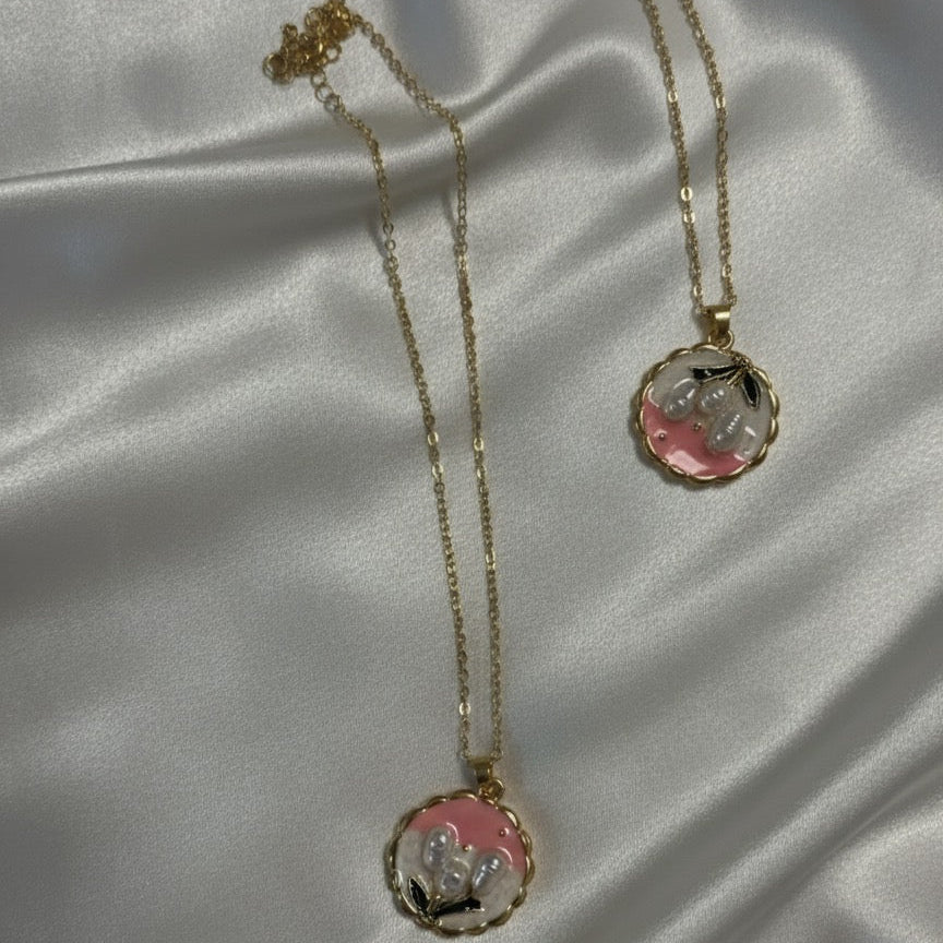 Sweet Flower Cameo Pendant - Pink &; Gold