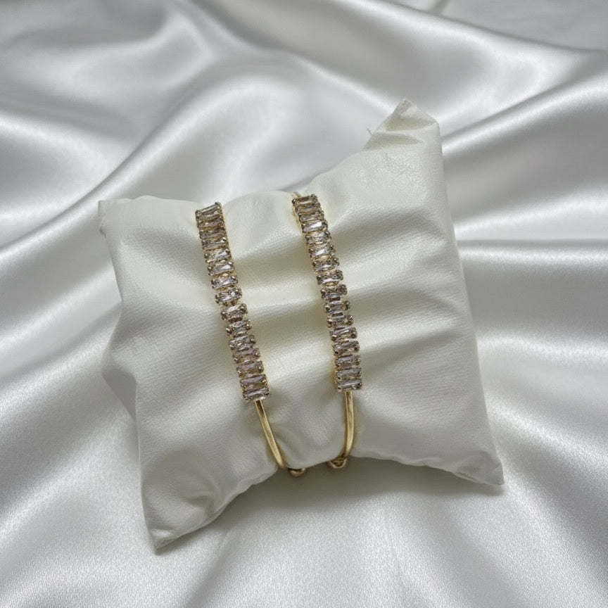 Baguette Crystal &amp; Knot Handcuff- Gold