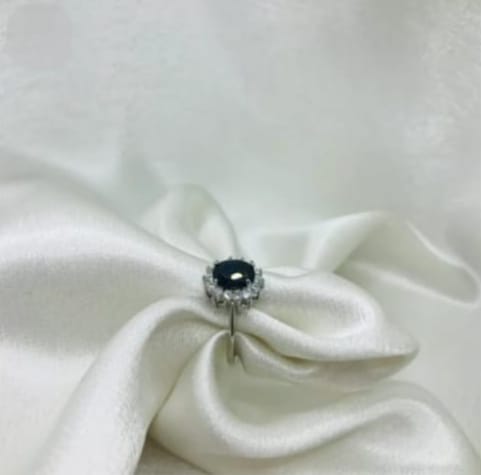 Oval Halo Ring - Black Stone &; Crystal