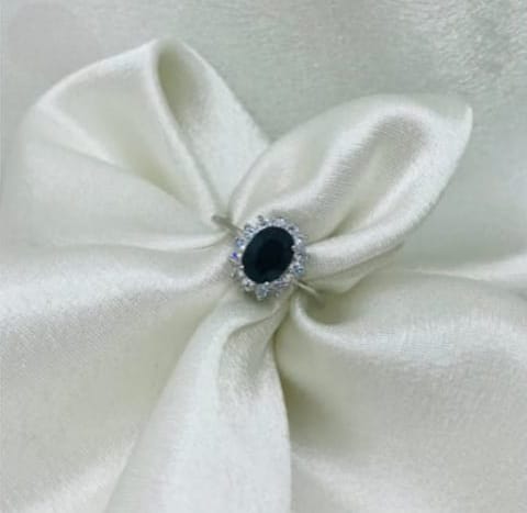 Oval Halo Ring - Black Stone &; Crystal